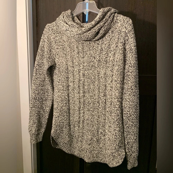 RD Style black & white sweater - Picture 1 of 6